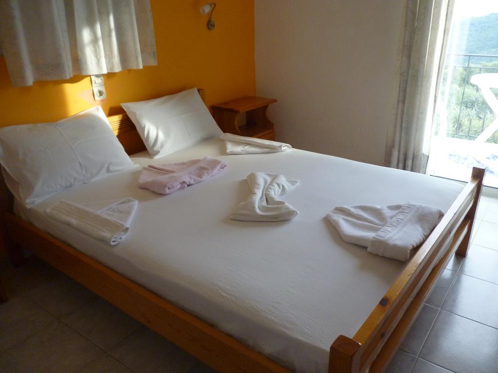 Lichnos Babis Taverna & Rooms Parga Cameră foto